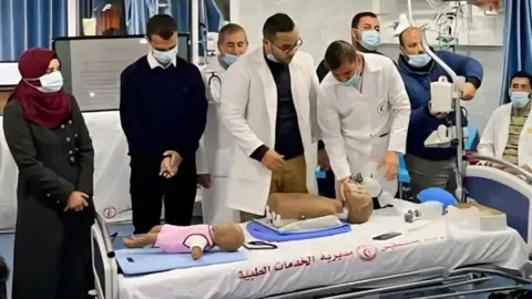 Initial Cohort of Scholars Evacuated from Gaza to Pursue Education in the Britain